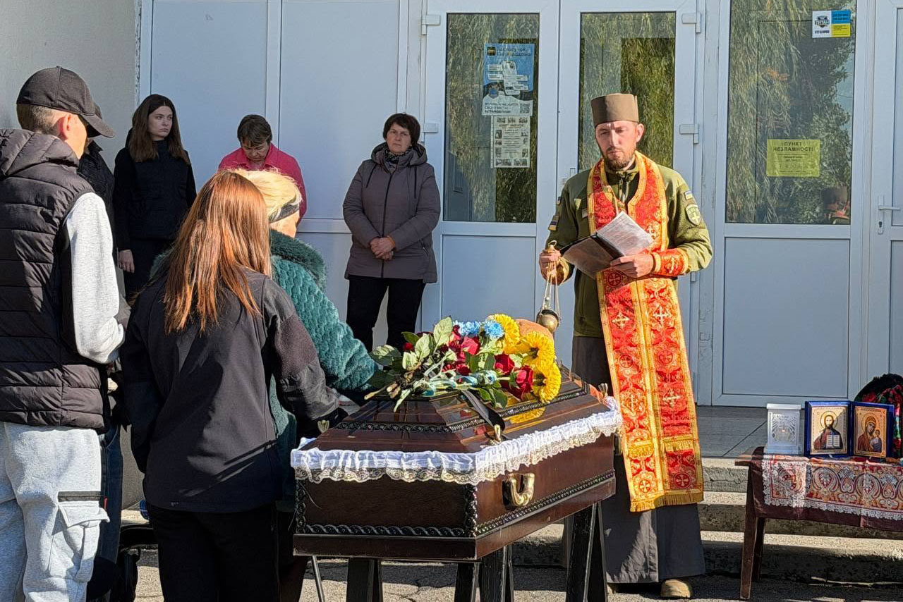 Світловодська громада провела в останню путь захисника Валерія Горохова