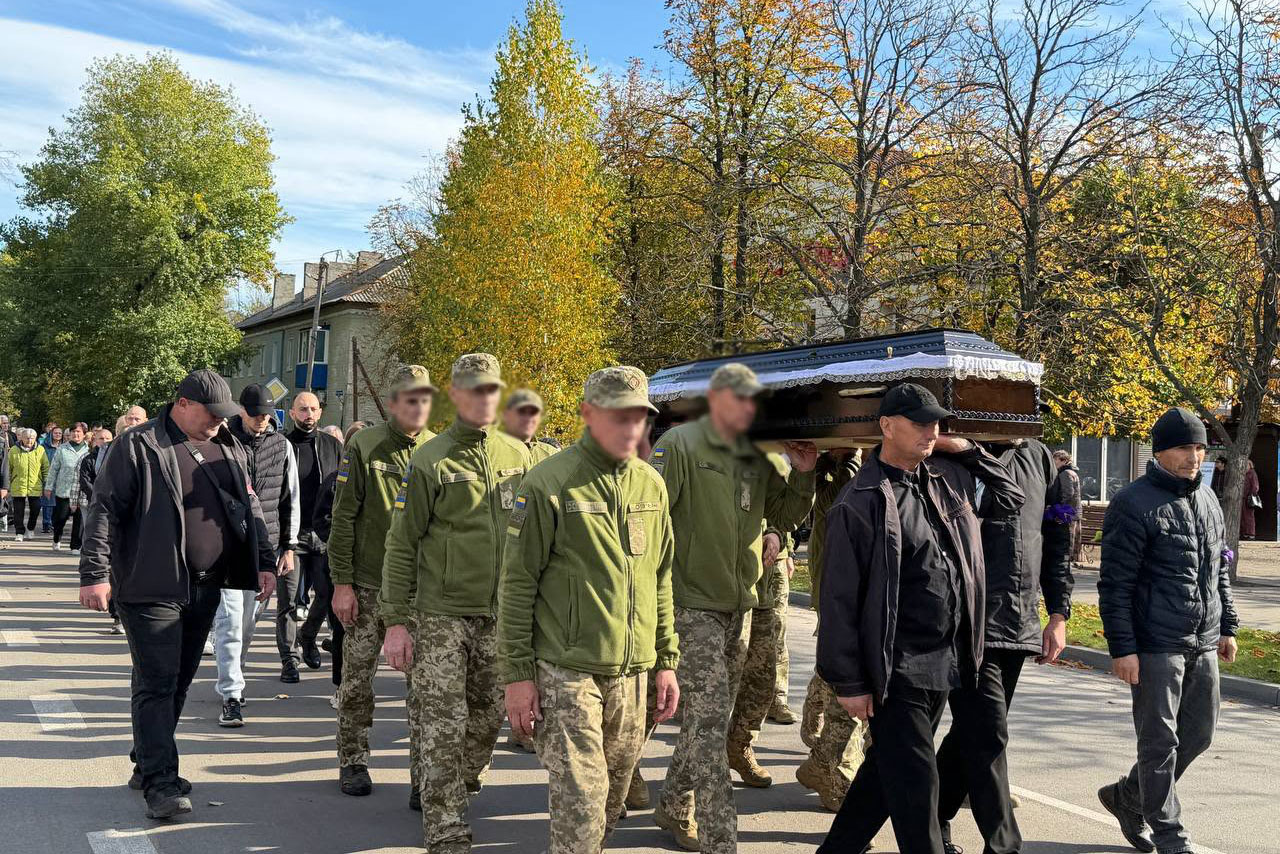 Світловодська громада провела в останню путь захисника Валерія Горохова