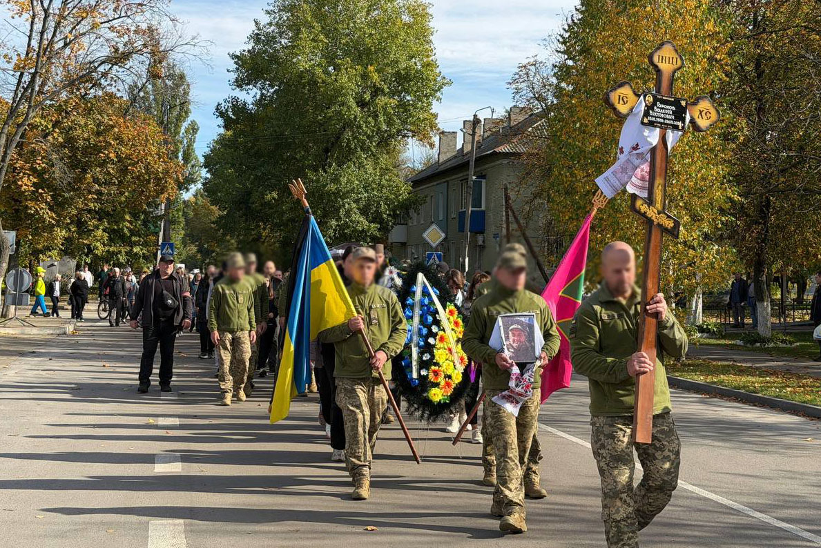 Світловодська громада провела в останню путь захисника Валерія Горохова