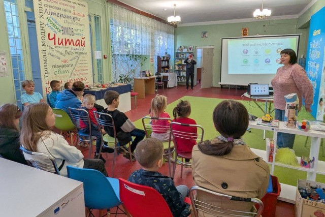 У Світловодську діти вчилися розуміти емоції разом із псом Патроном У Світловодську діти вчилися розуміти емоції разом із псом Патроном