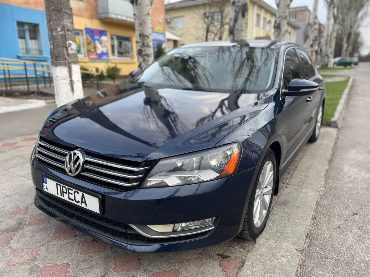 Volkswagen Passat NMS, синій